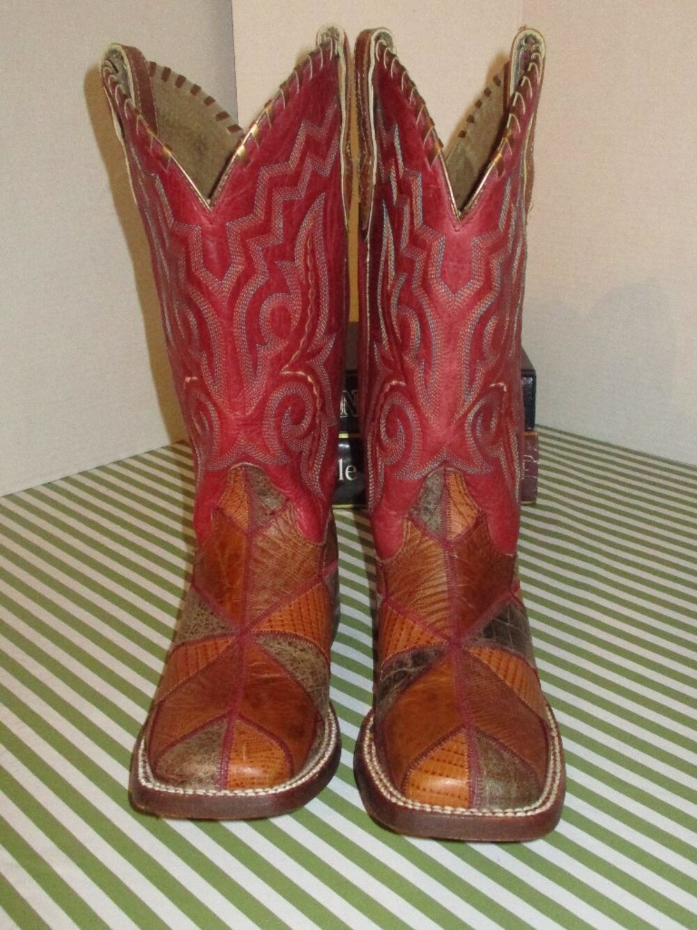 Ariat Western Boots - Picture 2 of 12